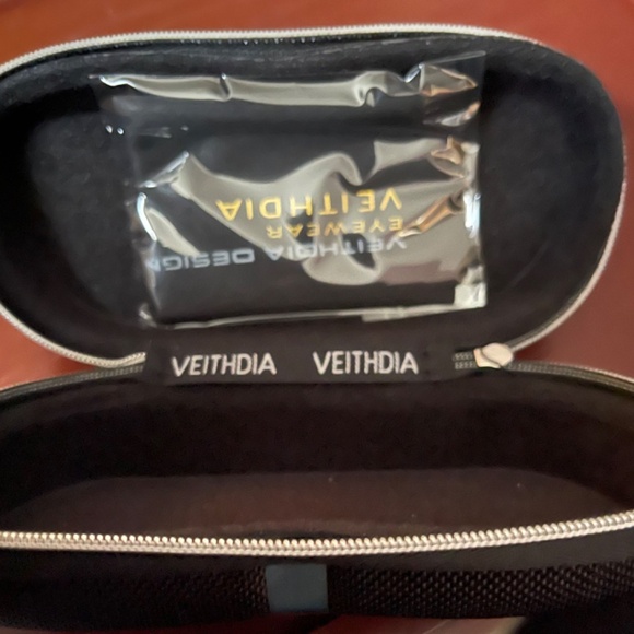 Ladies Sunglases - Picture 7 of 7